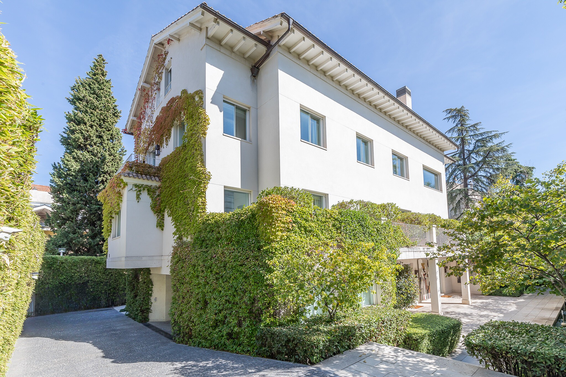 Villa surrounded by nature in El Viso