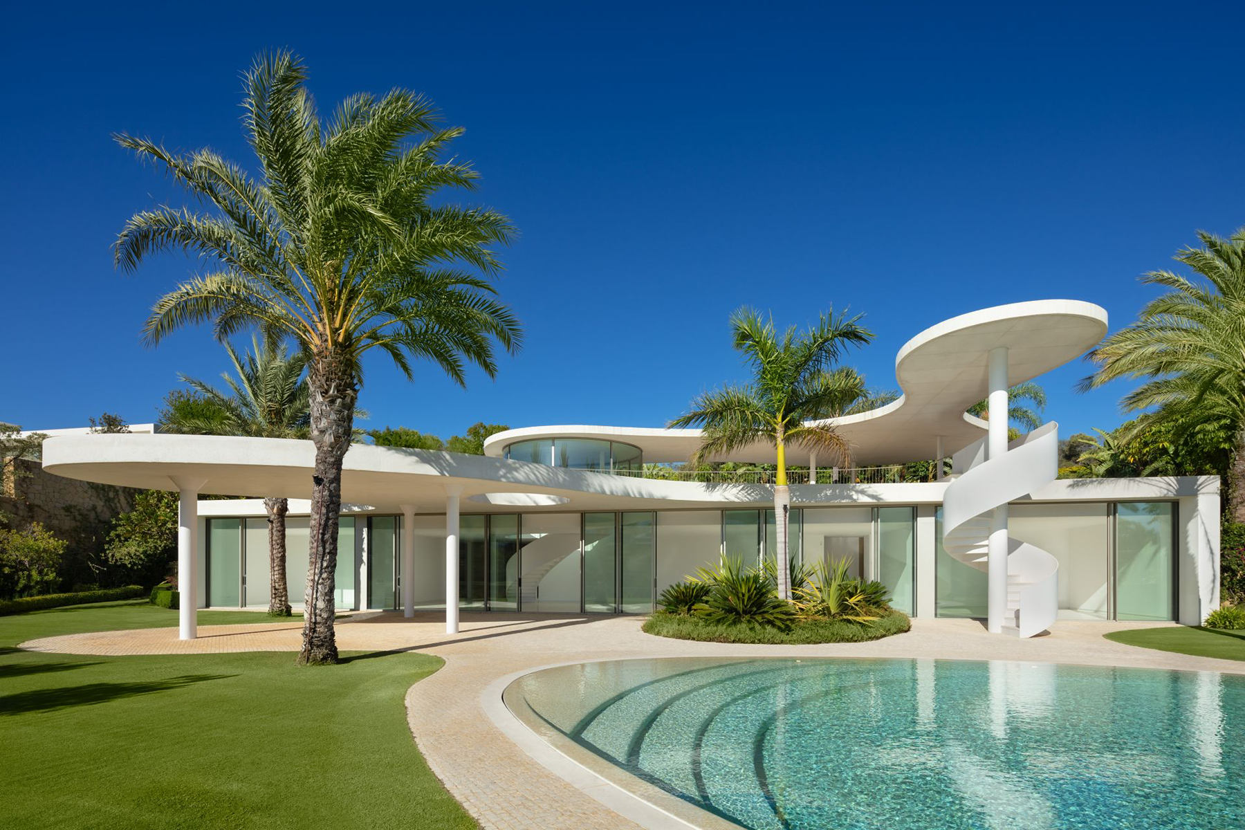Villa 7: Exceptional Luxury Villa in Exclusive Golf Area