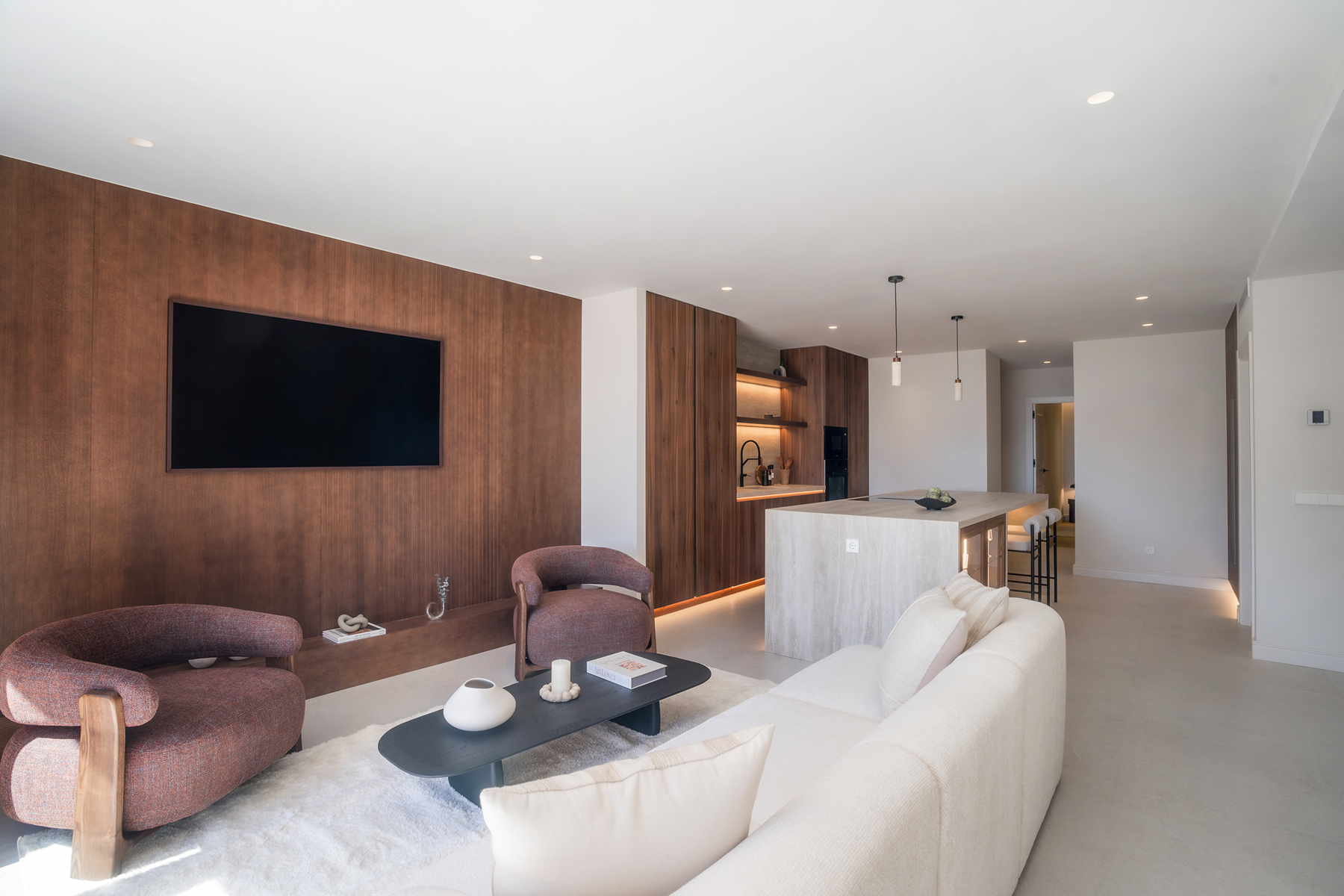 Penthouse with terrace and sea views in a residential area of Marbella