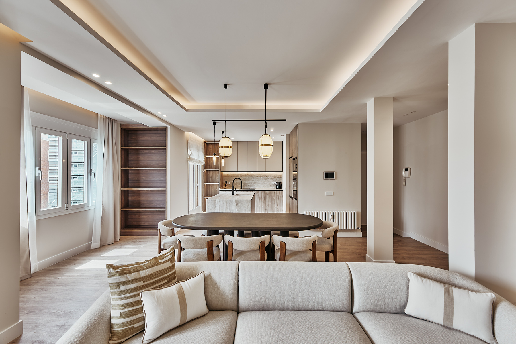 3-bed classic penthouse with terrace in Goya, Salamanca