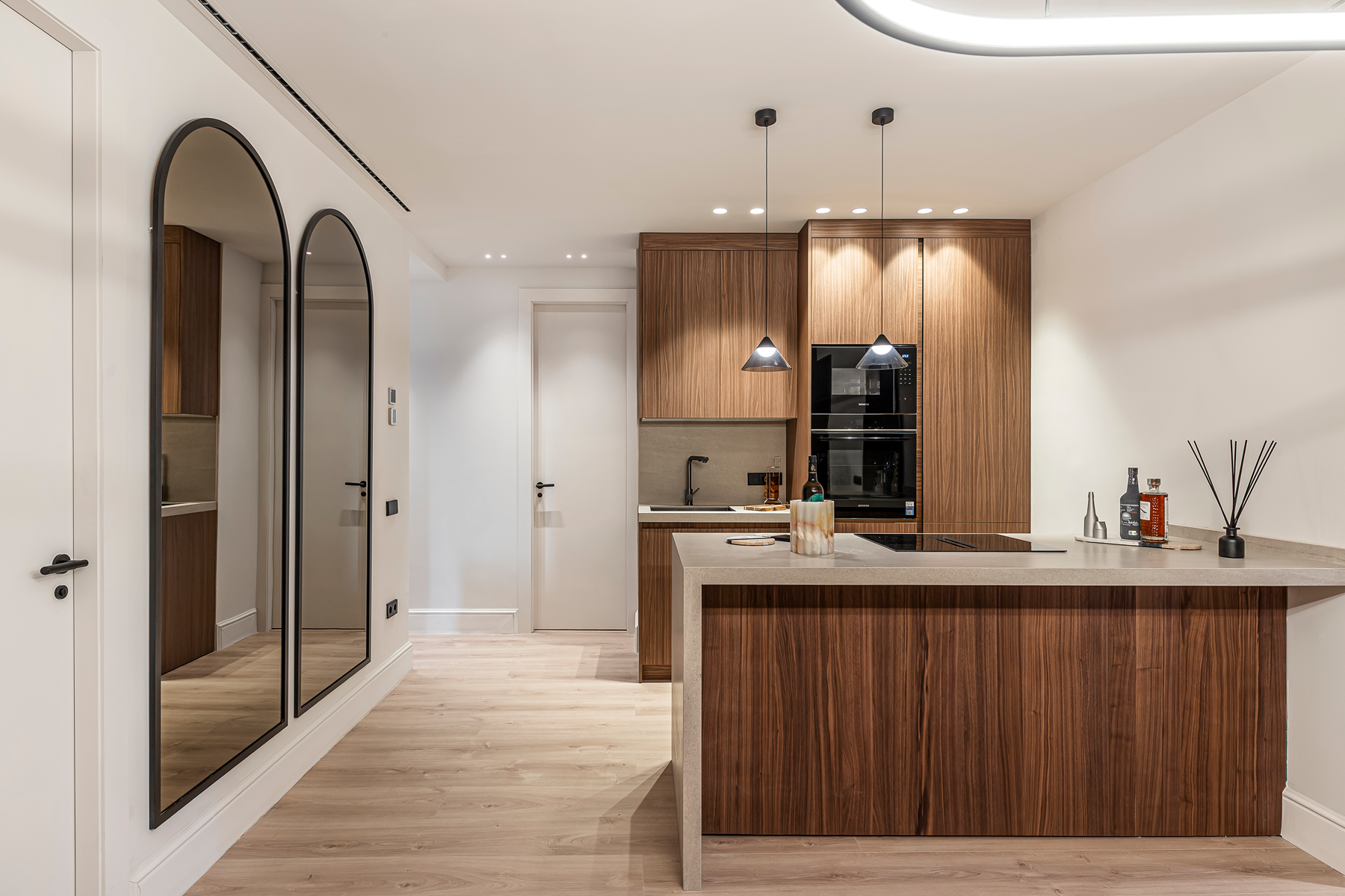 Renovated 2-bed penthouse with terrace in Lista, Salamanca