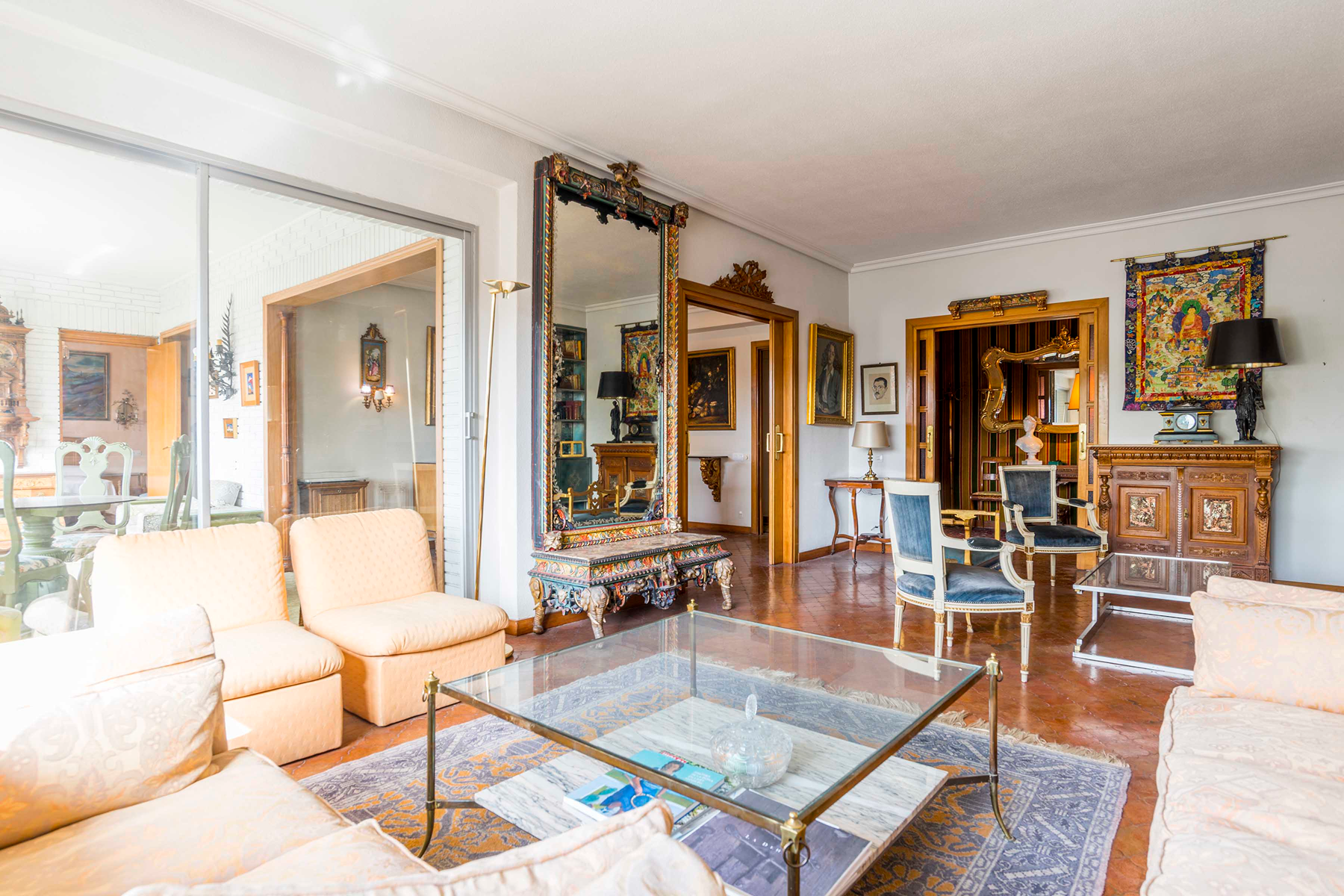 Flat with pool and garden views in Aravaca
