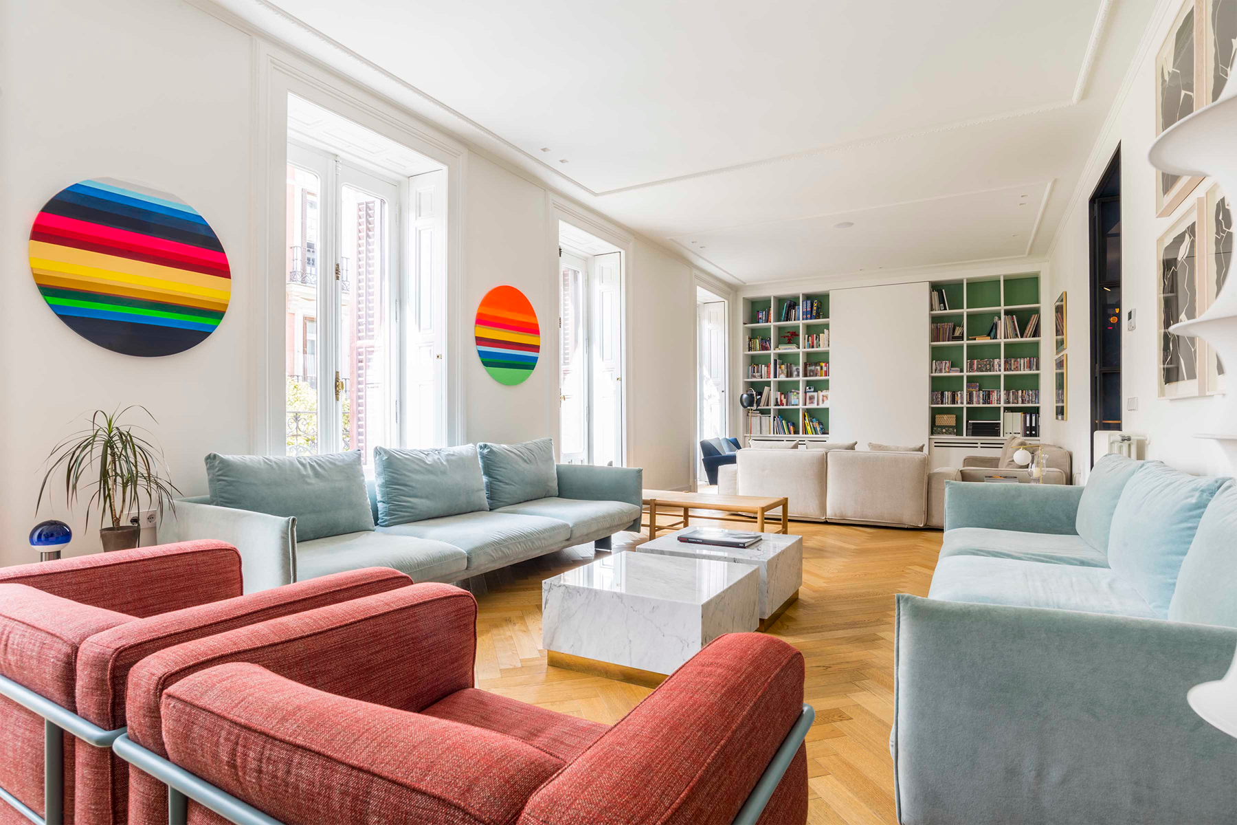 Contemporary 4-bed apartment with terrace in Justicia, Centro