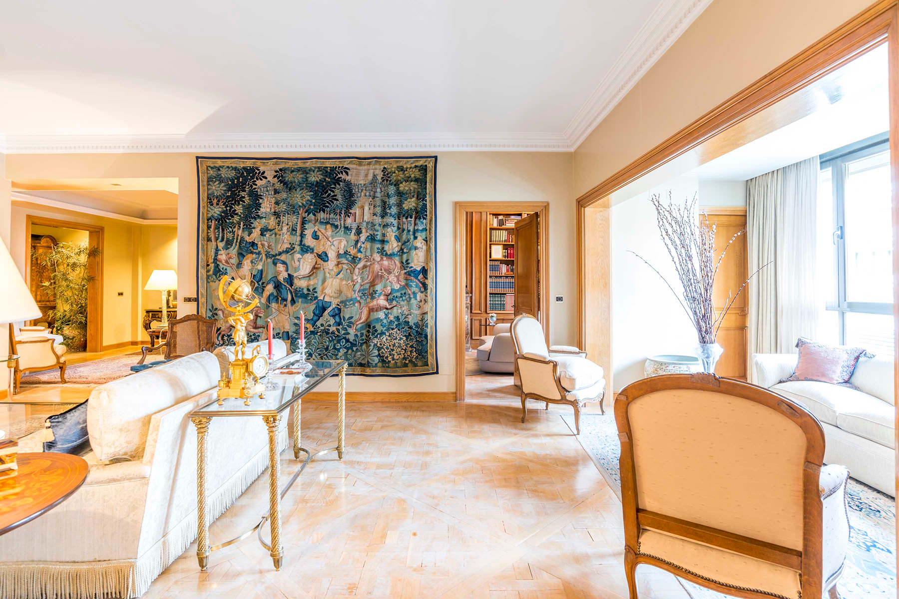 Elegant 4-bed apartment with terrace in Recoletos, Salamanca