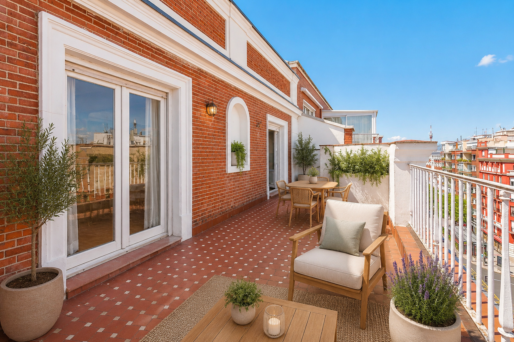 Amplio ático de 4 dormitorios con terraza en Trafalgar, Chamberí