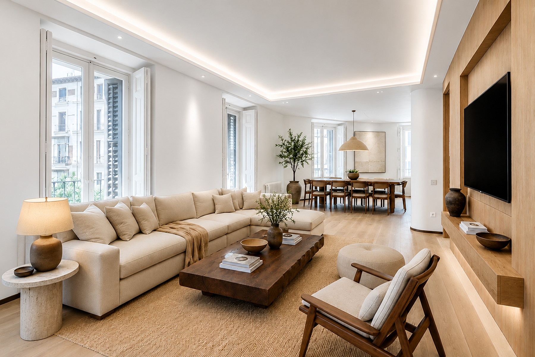 Flat with 8 refurbished balconies in Justicia