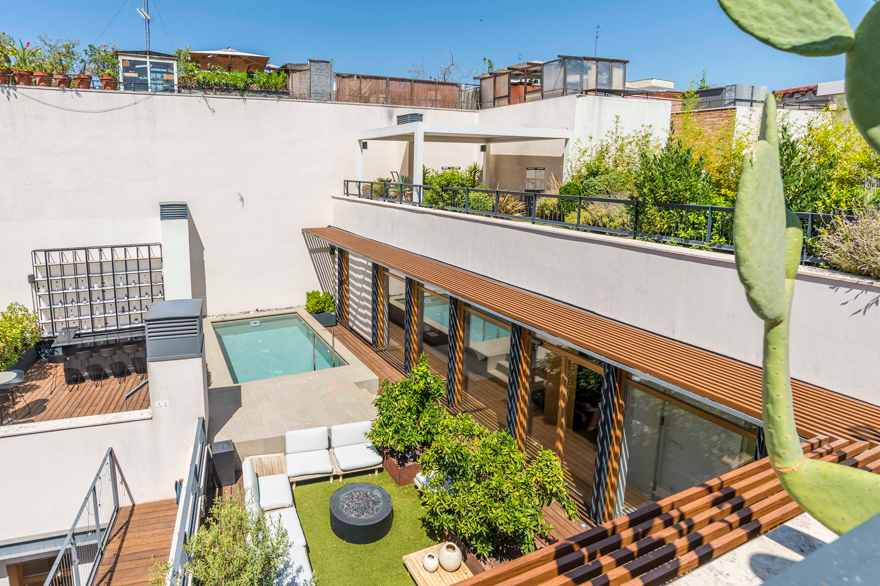Ático de 4 dormitorios con terraza de 420 m² en Centro